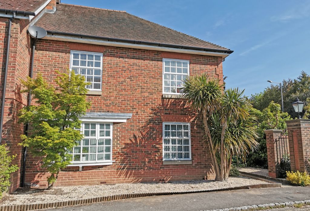 Property photo 1 of 5 Rear 15 May Crossway