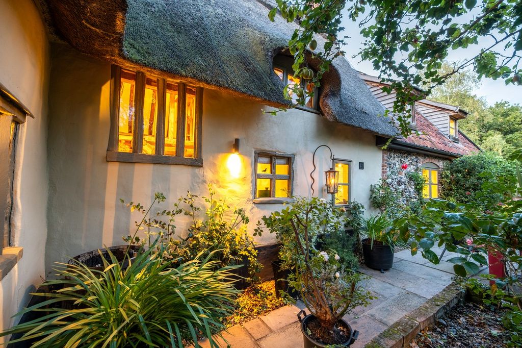 Property photo 3 of 30 Willow Cottage-61