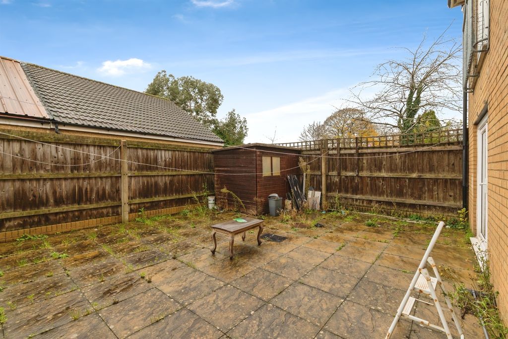 Property photo 2 of 19