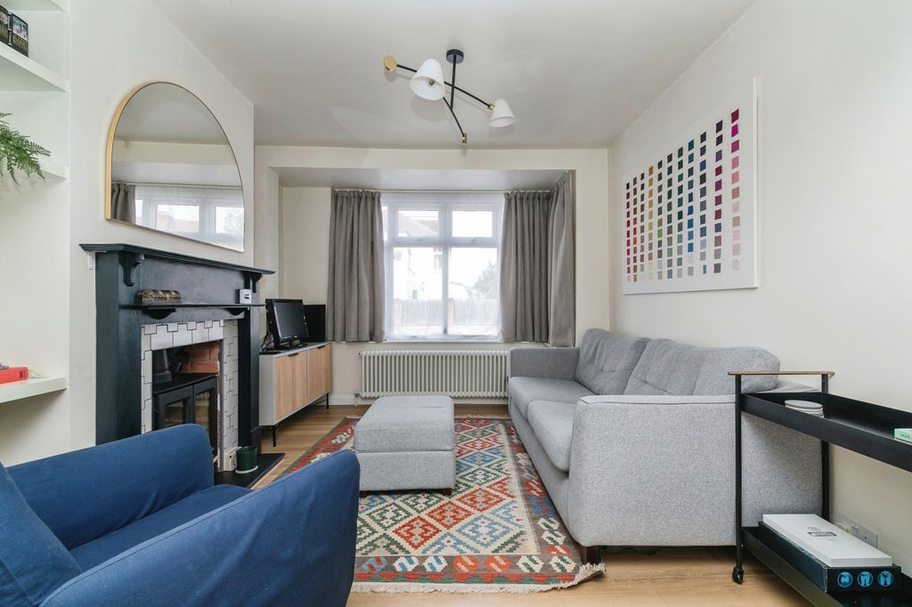 Property photo 3 of 10