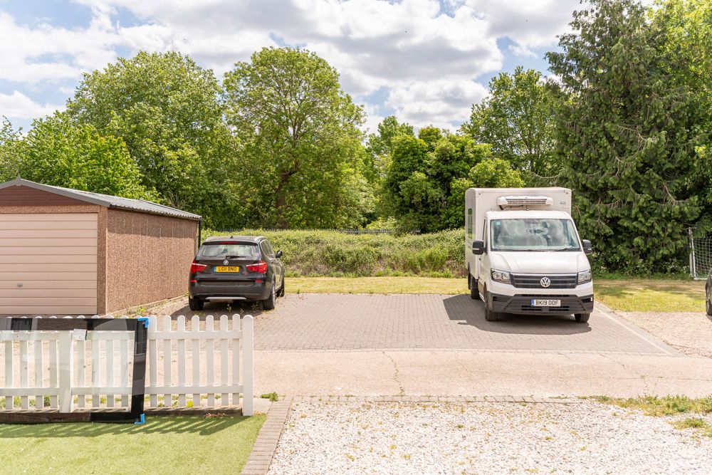 Property photo 3 of 27