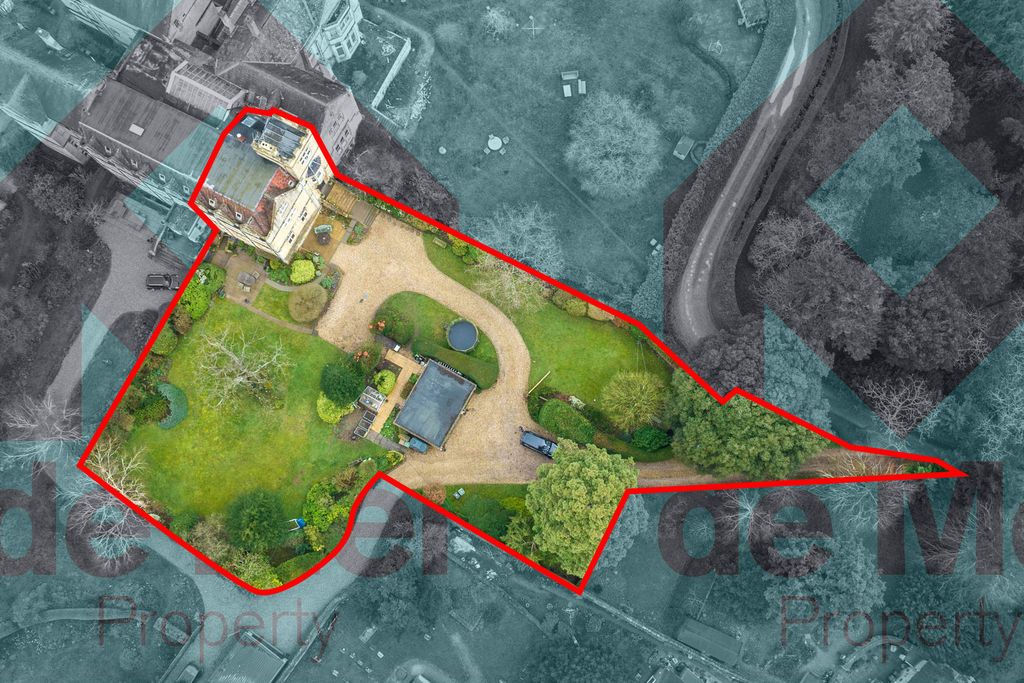 Property photo 3 of 32 Photo 3