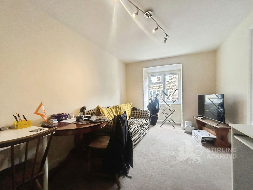 Property photo 2 of 6 Living Room