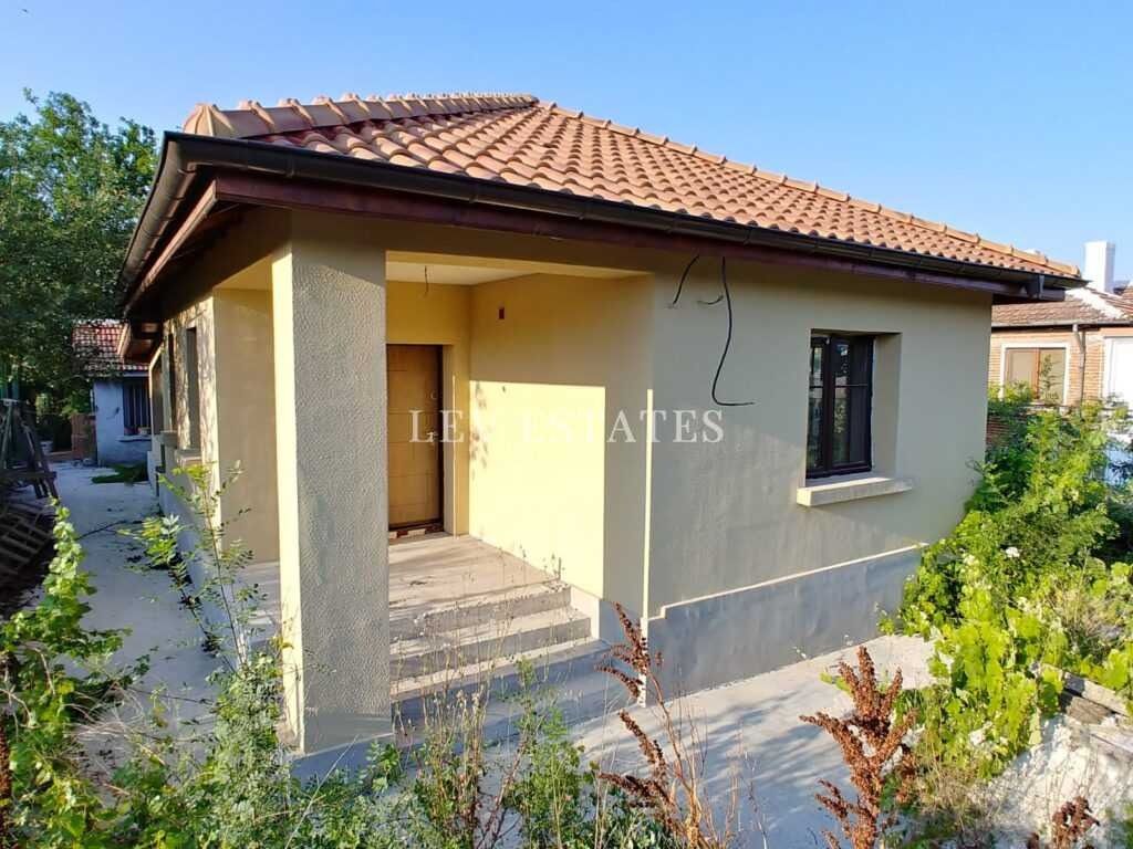 Property photo 2 of 10