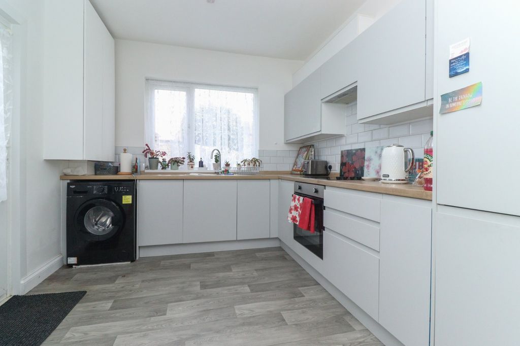 Property photo 2 of 10 Picture 2