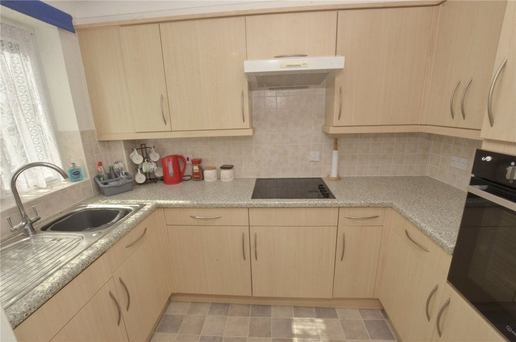 Property photo 3 of 13 Kitchen