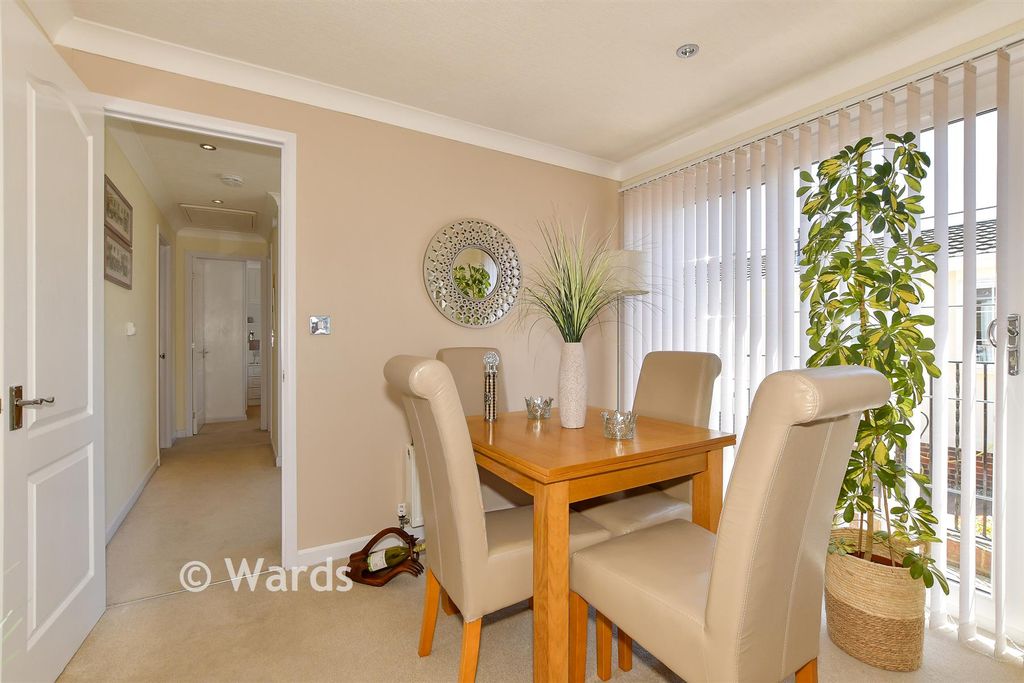 Property photo 3 of 17 Dining Area