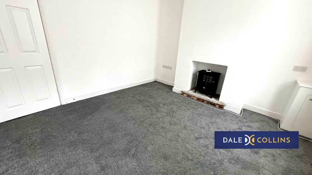 Property photo 2 of 12 Photo 4