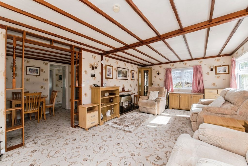 Property photo 3 of 17 Photo