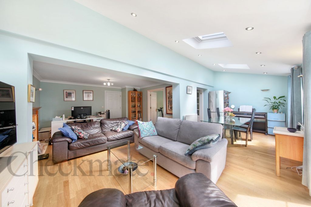 Property photo 3 of 15 Gallery