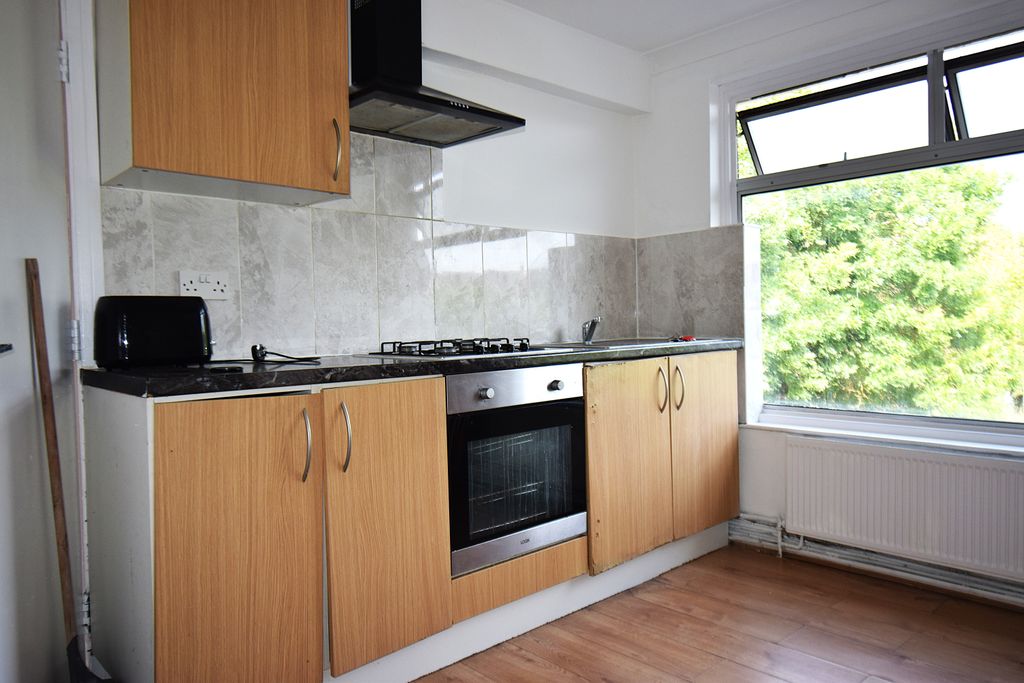Property photo 1 of 11 Kitchen