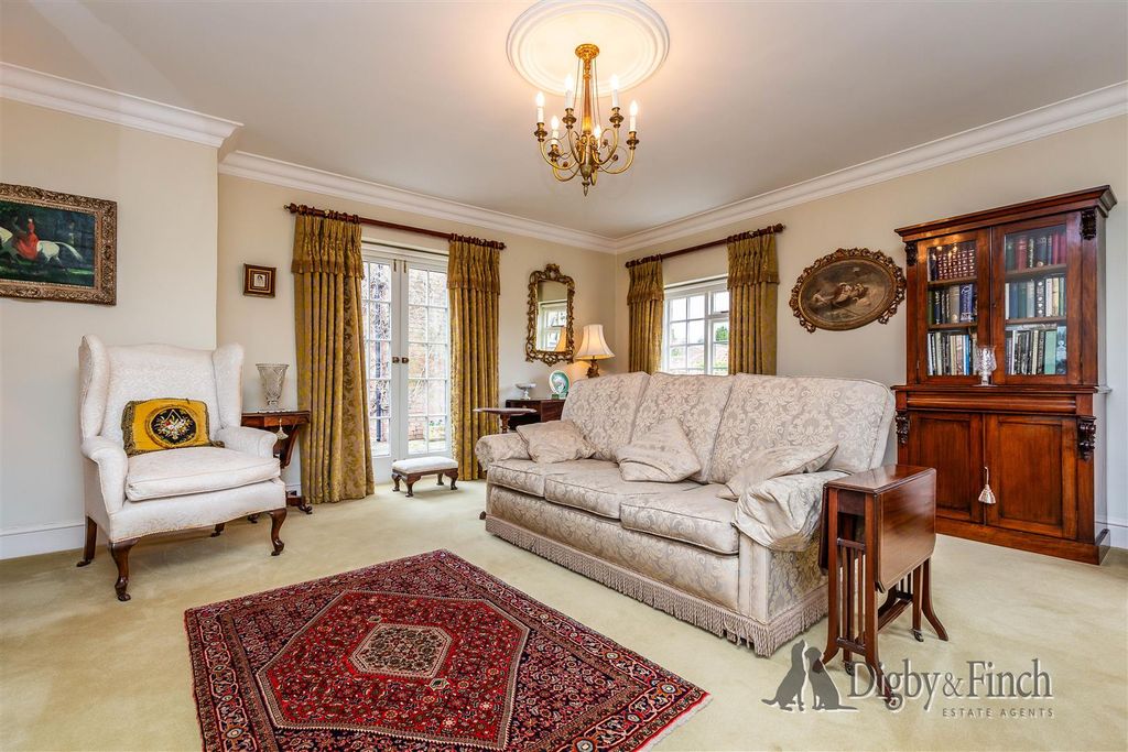 Property photo 3 of 31