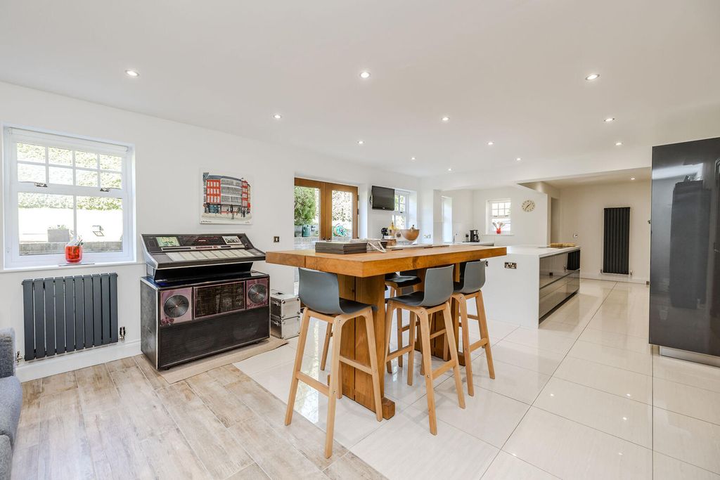 Property photo 3 of 45 Kitchen