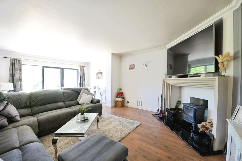 Property photo 2 of 26 Pbox-Img.Jpg
