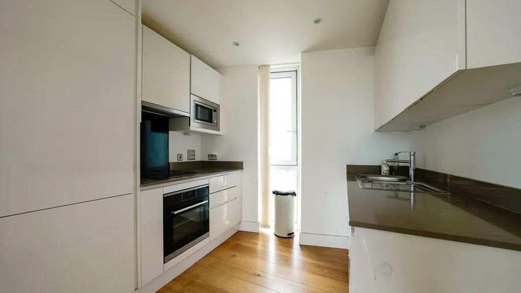 Property photo 2 of 15 Kitchen