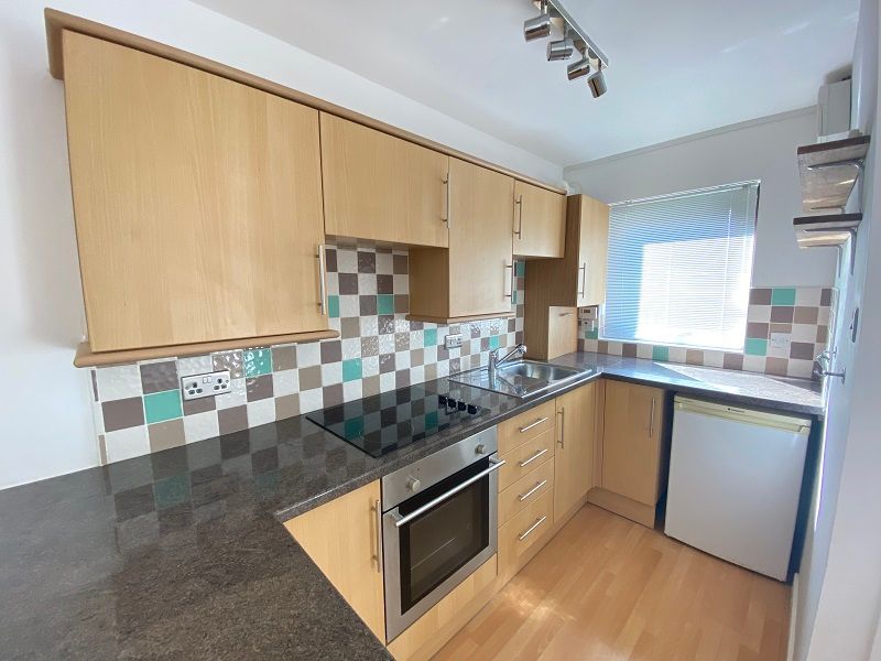 Property photo 3 of 6 Kitchen