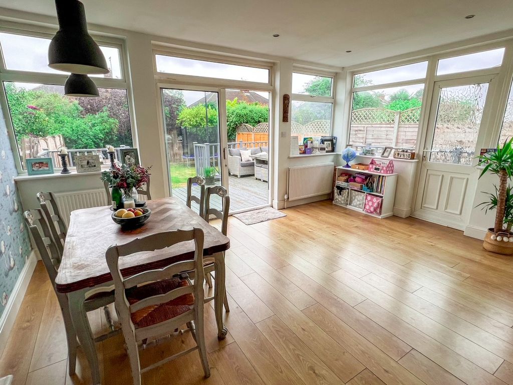 Property photo 2 of 27