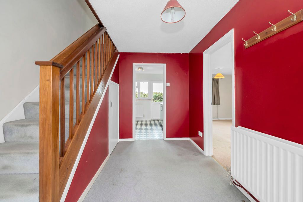 Property photo 3 of 14 Hallway