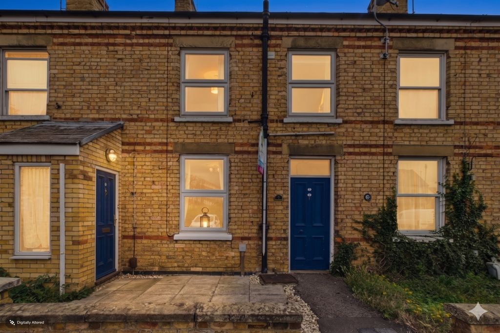 Property photo 1 of 18 Chose This Town Centre Location Is Your Perfect Ne