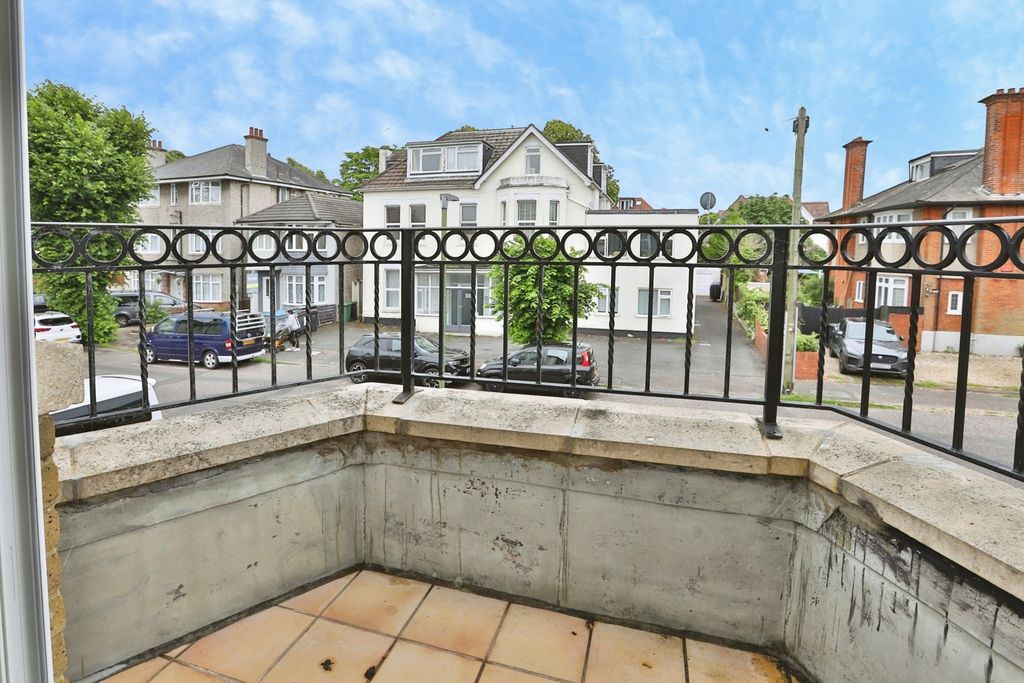 Property photo 3 of 19 Pbox-Img.Jpg