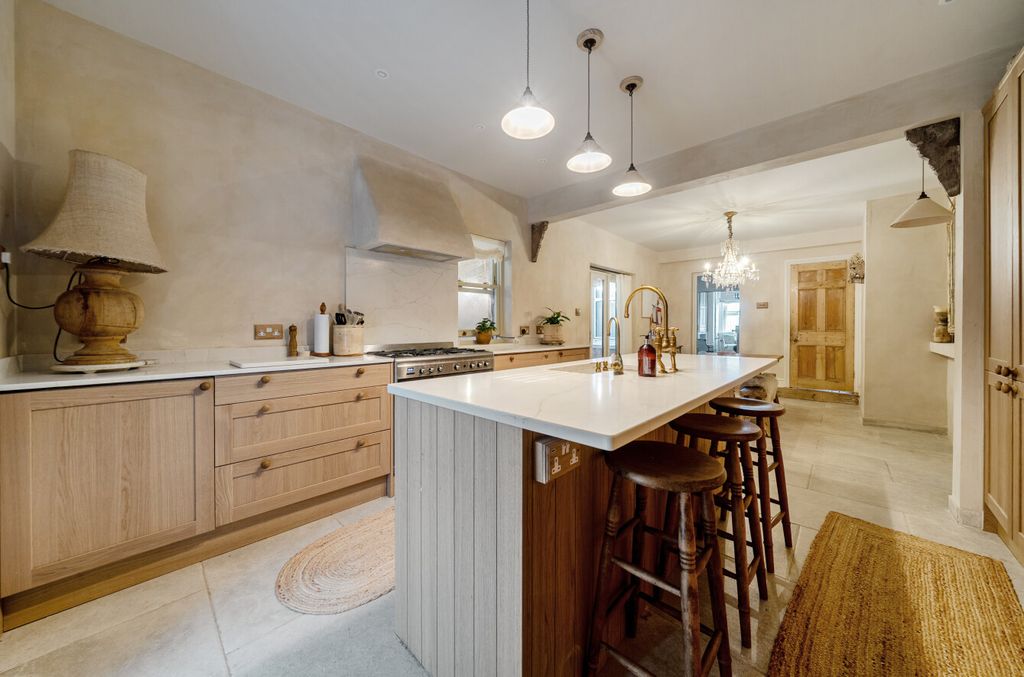 Property photo 1 of 18 Kitchen