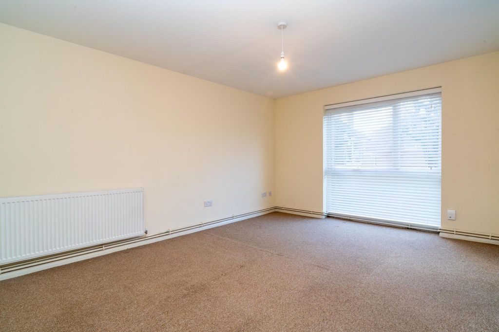 Property photo 2 of 7 Gallery