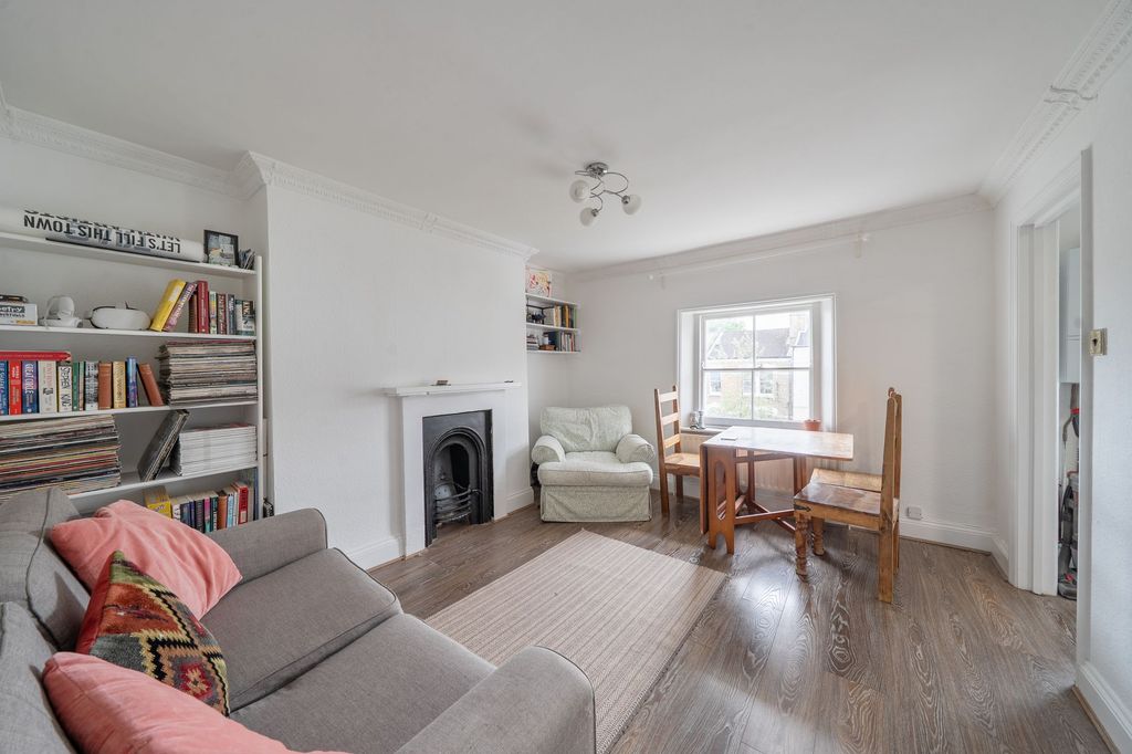 Property photo 2 of 11