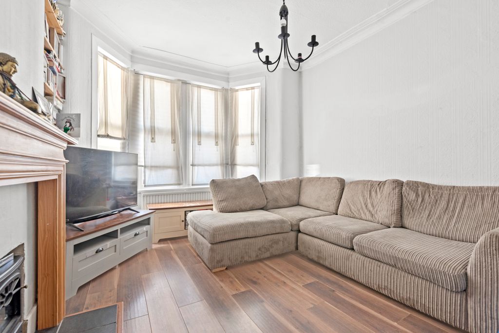 Property photo 3 of 13