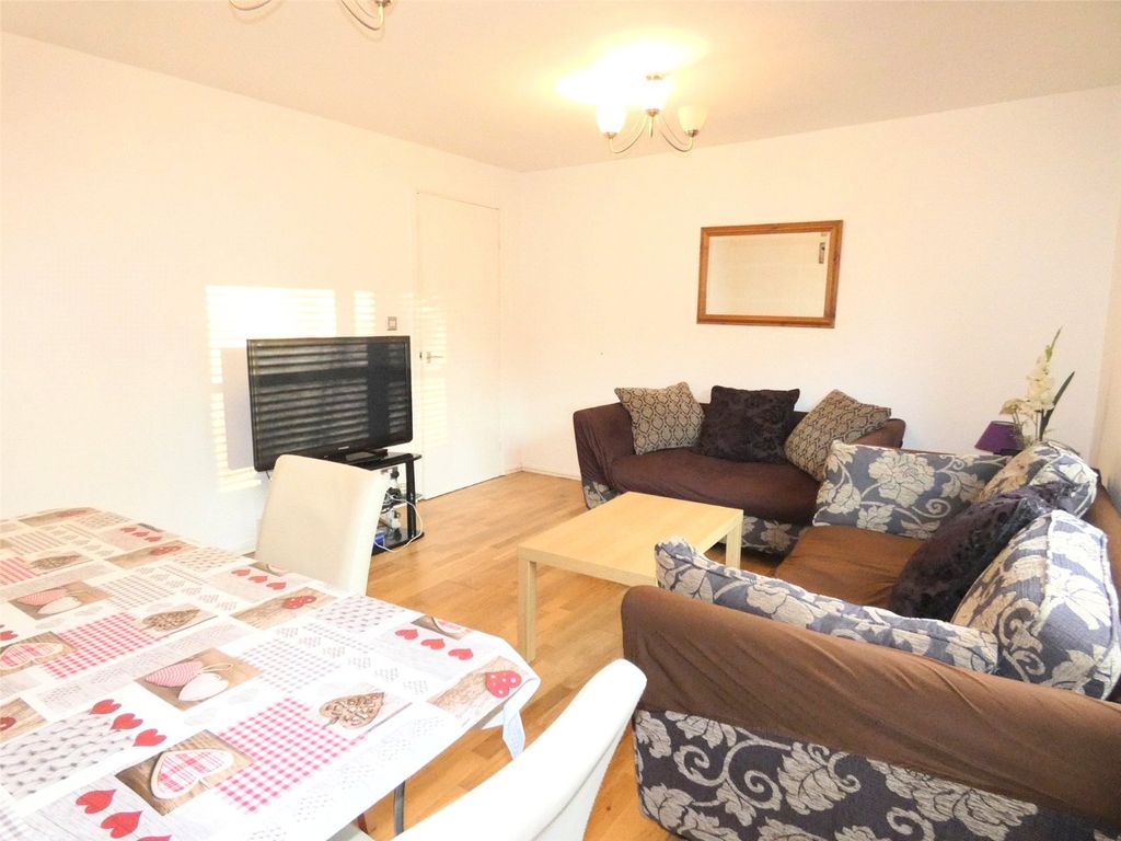 Property photo 2 of 10 Living Room