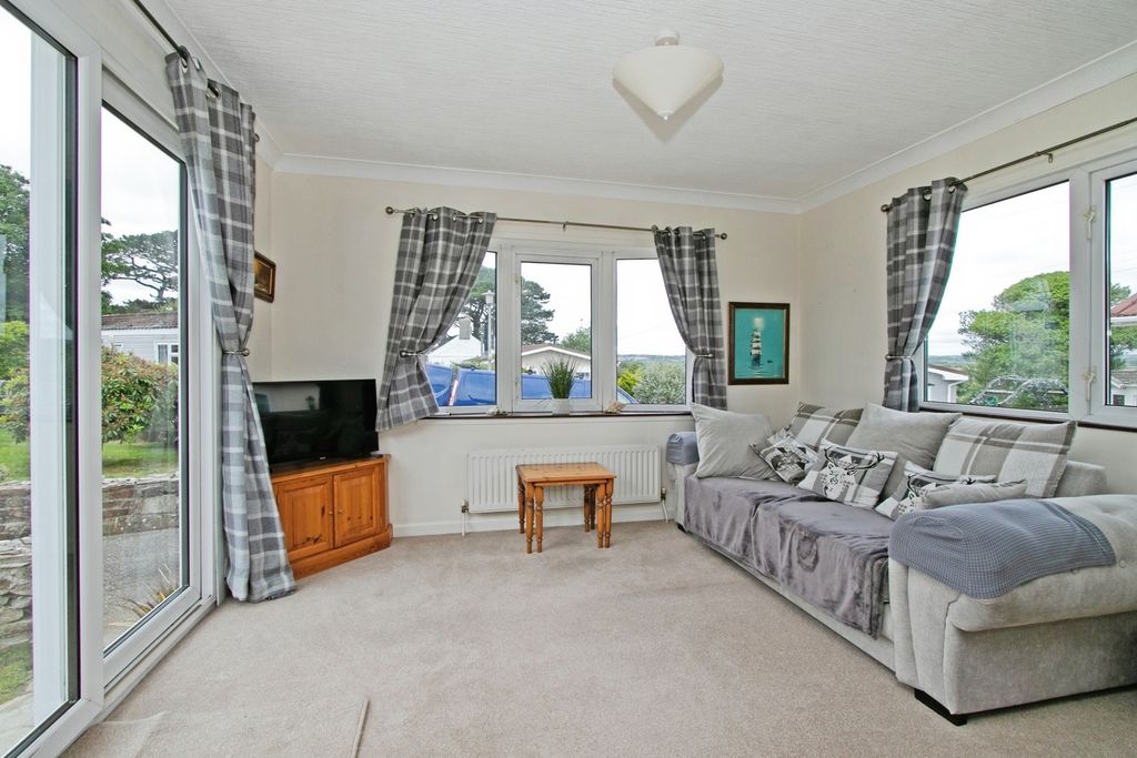 Property photo 3 of 12 Photo