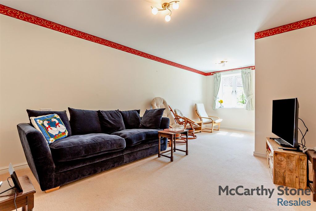 Property photo 3 of 7 Living Room: