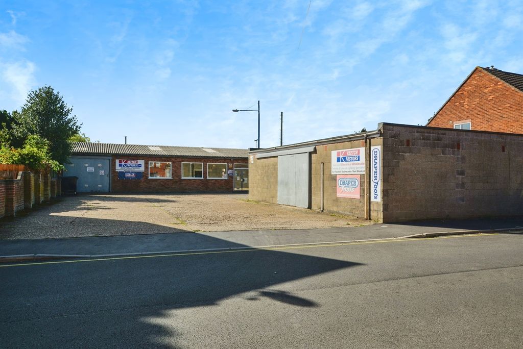 Property photo 1 of 24