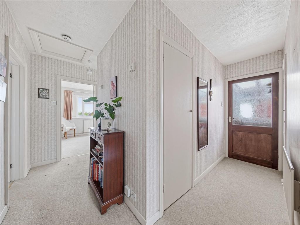 Property photo 2 of 21 6 Strode (16).Jpg