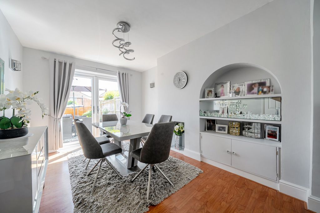 Property photo 3 of 18 1501043-6-6A73182...