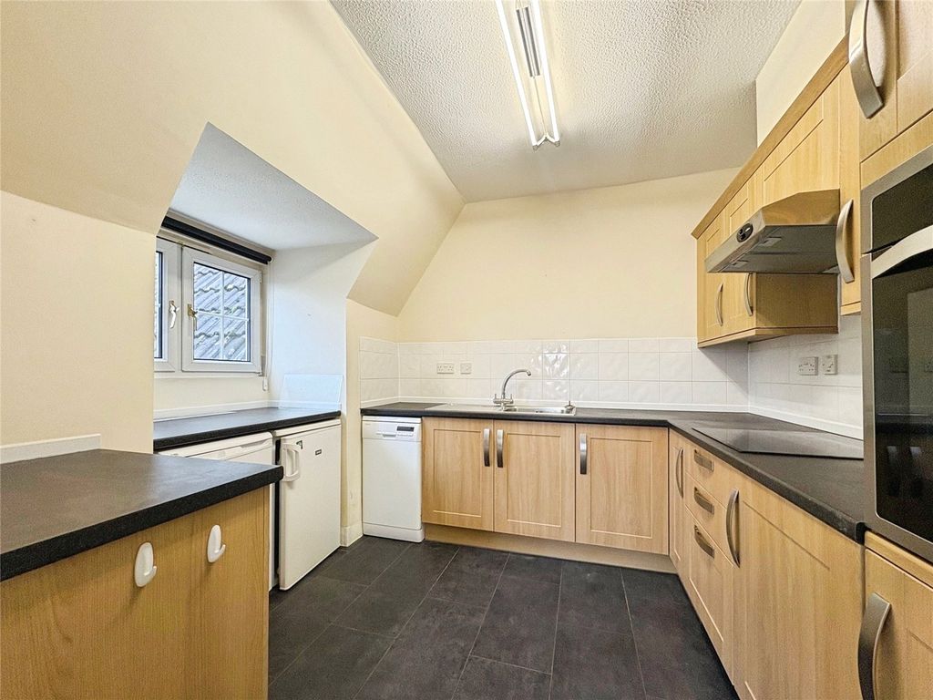 Property photo 2 of 15 Picture No. 12