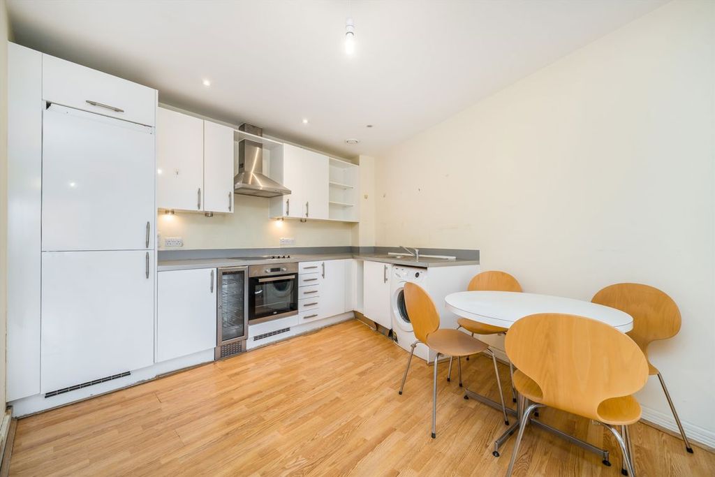 Property photo 3 of 5