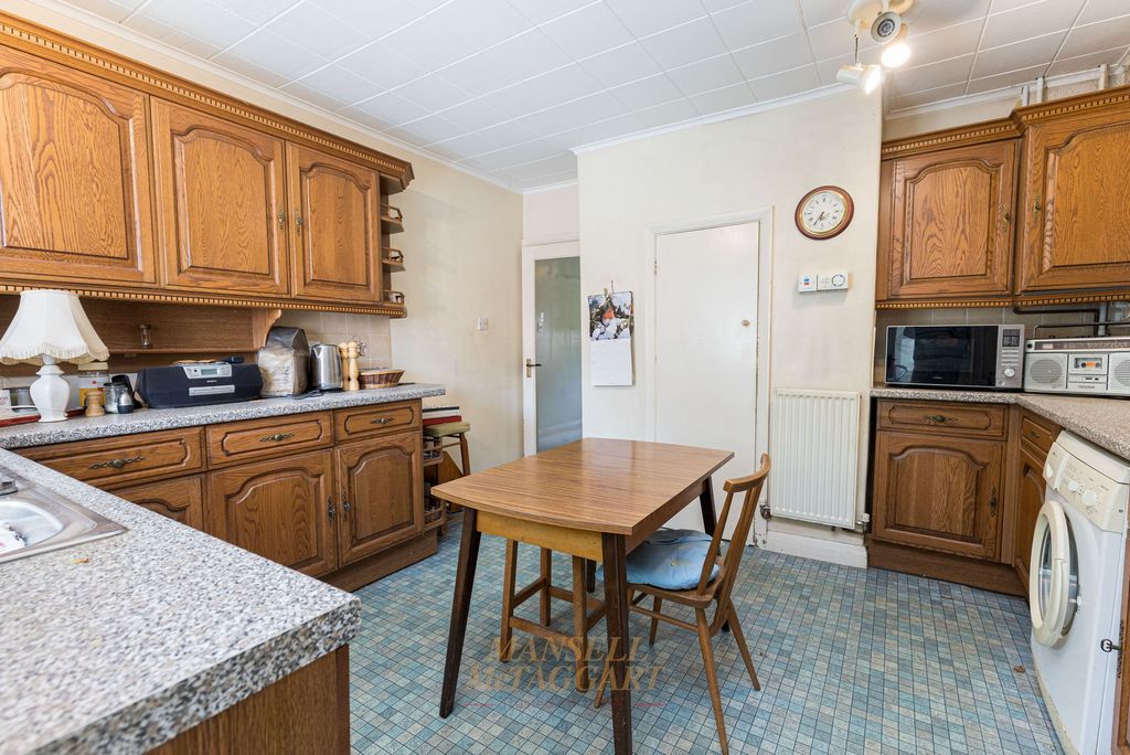 Property photo 3 of 22