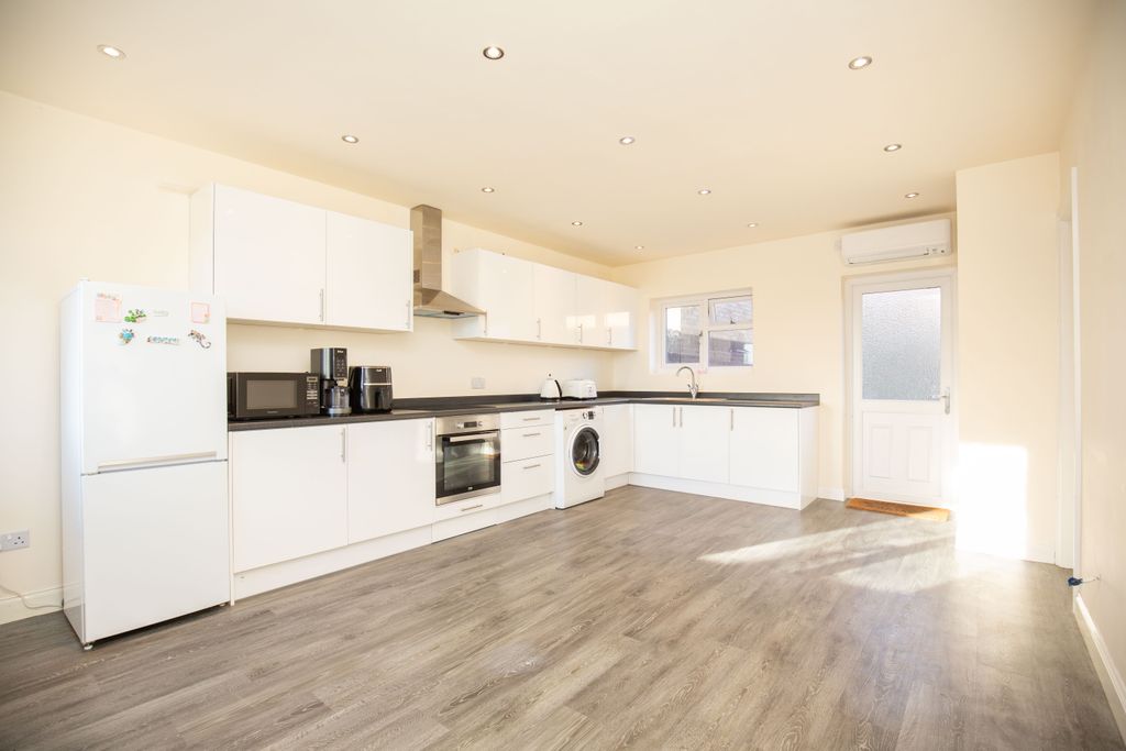 Property photo 2 of 15 Untitled-4