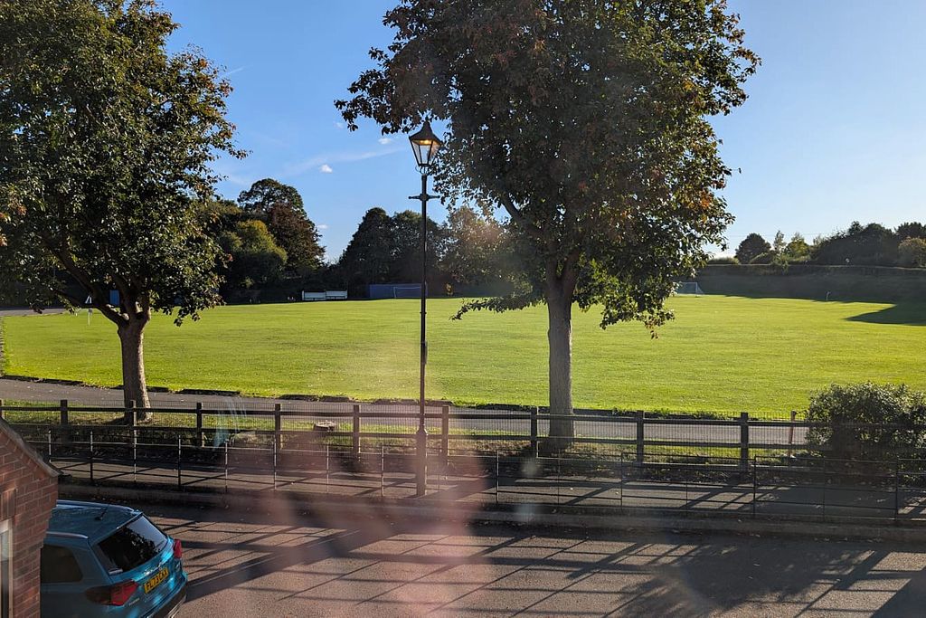 Property photo 2 of 42