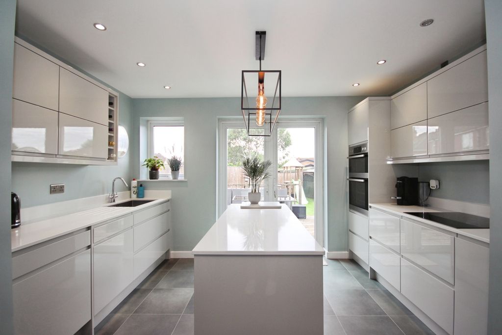 Property photo 2 of 24 Pbox-Img.Jpg