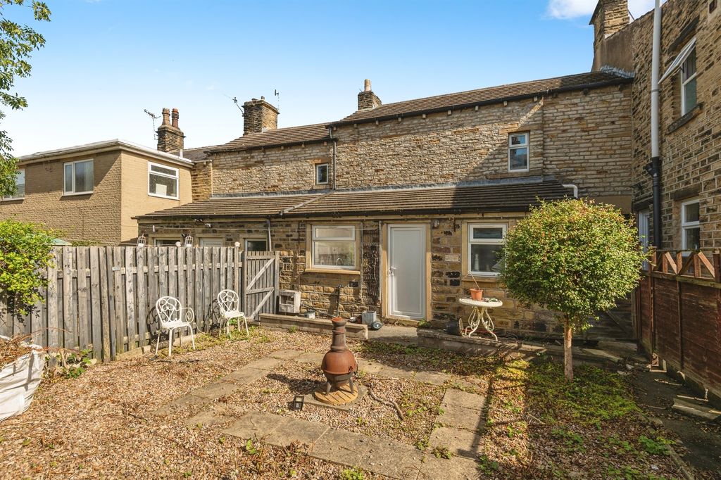 Property photo 2 of 17 Bedroom Three