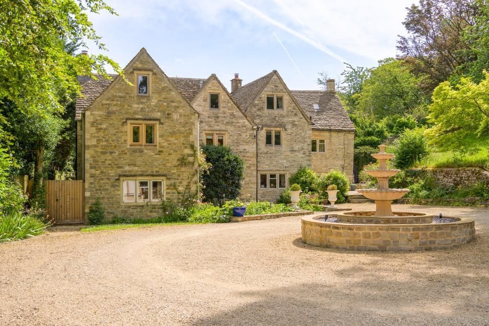 Property photo 1 of 36 Coach House Gl6 8Hp_Extra-4.Jpg