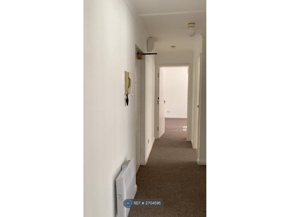 Property photo 3 of 6 Hallway