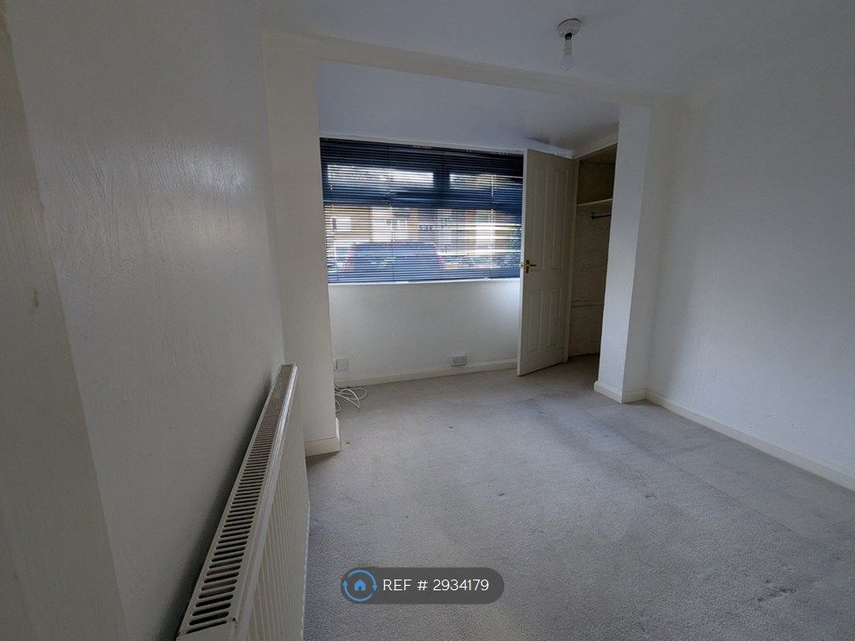 Property photo 3 of 5 Bedroom
