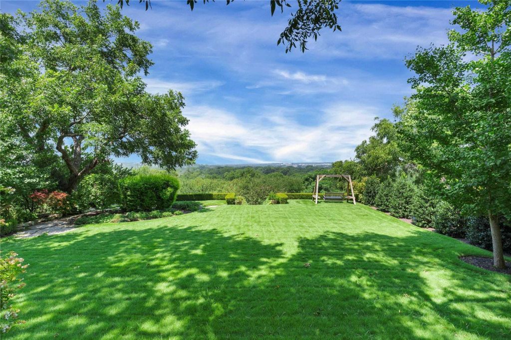 Property photo 1 of 31