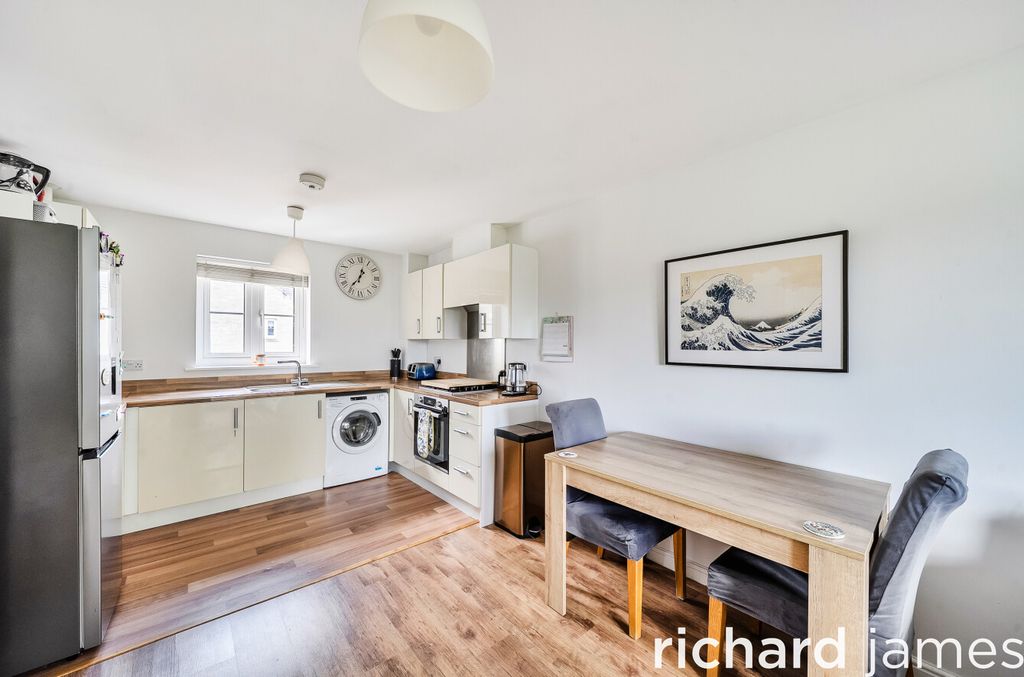 Property photo 3 of 13 Ae95F68d8F8A49Da8021B1B6Ddd95317