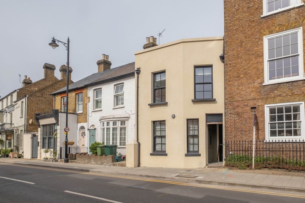 Property photo 1 of 11 External