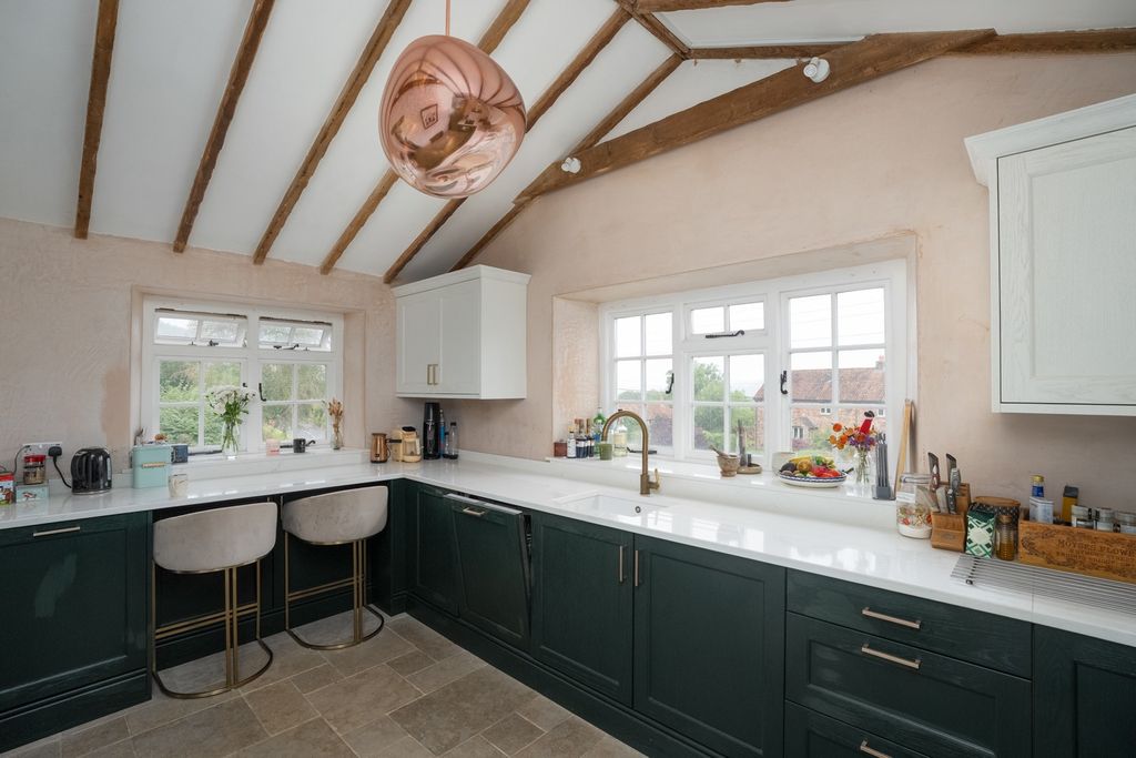 Property photo 3 of 26 4973748