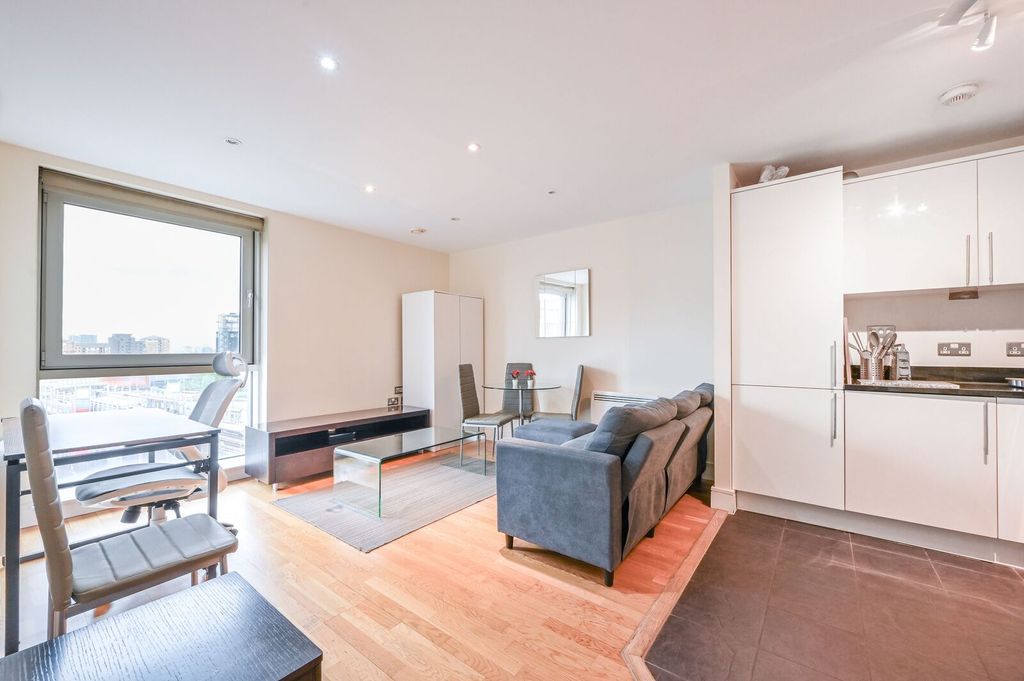 Property photo 1 of 11