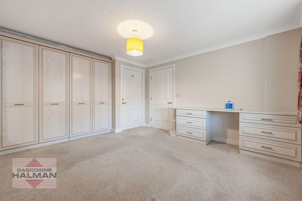 Property photo 3 of 18